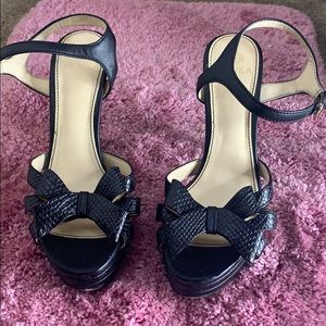 Black Isola  heels